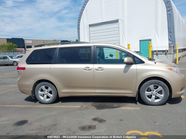 40074823 :رقم المزاد ، 5TDKA3DC7BS003618 vin ، 2011 Toyota Sienna Le 7 Passenger مزاد بيع