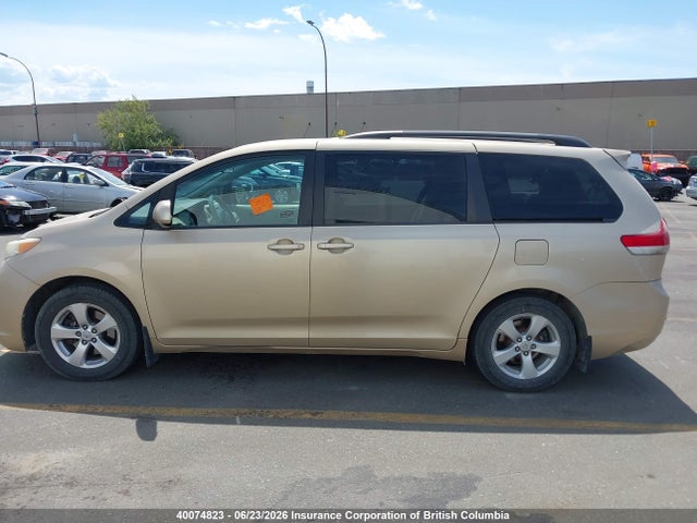 40074823 :رقم المزاد ، 5TDKA3DC7BS003618 vin ، 2011 Toyota Sienna Le 7 Passenger مزاد بيع