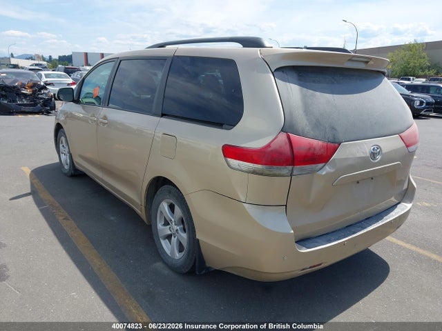 40074823 :رقم المزاد ، 5TDKA3DC7BS003618 vin ، 2011 Toyota Sienna Le 7 Passenger مزاد بيع
