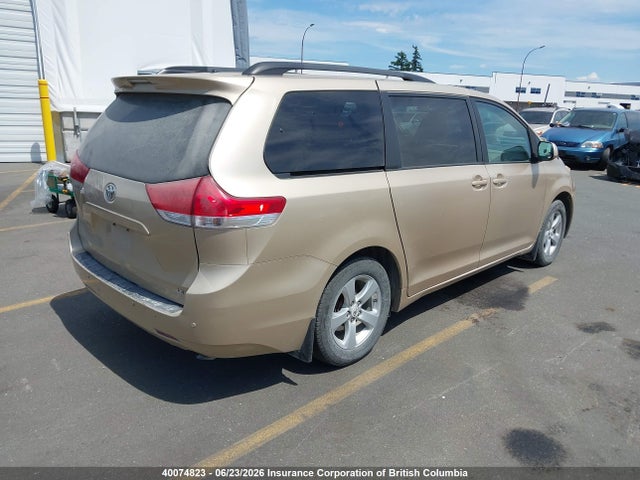 40074823 :رقم المزاد ، 5TDKA3DC7BS003618 vin ، 2011 Toyota Sienna Le 7 Passenger مزاد بيع