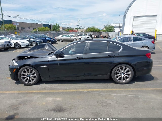 40074850 :رقم المزاد ، WBAXH5C59DDW15461 vin ، 2013 Bmw 528i مزاد بيع
