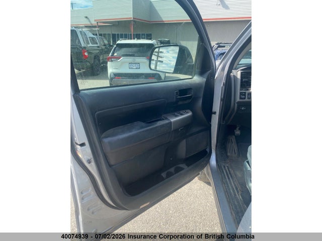2010 Toyota Tundra Double Cab Sr5 მანქანა იყიდება აუქციონზე, vin: 5TFUY5F15AX151996, აუქციონის ნომერი: 40074939