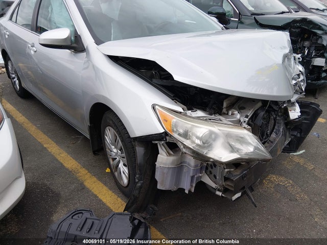 40069101 :رقم المزاد ، 4T1BF1FKXCU150597 vin ، 2012 Toyota Camry Se/le/xle مزاد بيع