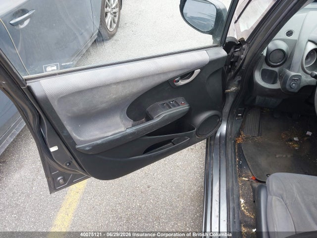 2011 Honda Fit მანქანა იყიდება აუქციონზე, vin: JHMGE8G3XBC800156, აუქციონის ნომერი: 40075121