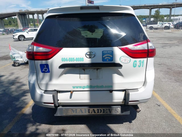 2017 Toyota Sienna მანქანა იყიდება აუქციონზე, vin: 5TDZZ3DC4HS798272, აუქციონის ნომერი: 40075169