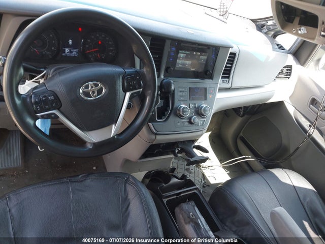 2017 Toyota Sienna მანქანა იყიდება აუქციონზე, vin: 5TDZZ3DC4HS798272, აუქციონის ნომერი: 40075169