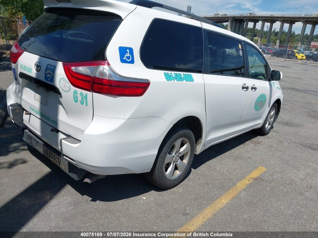 2017 Toyota Sienna მანქანა იყიდება აუქციონზე, vin: 5TDZZ3DC4HS798272, აუქციონის ნომერი: 40075169