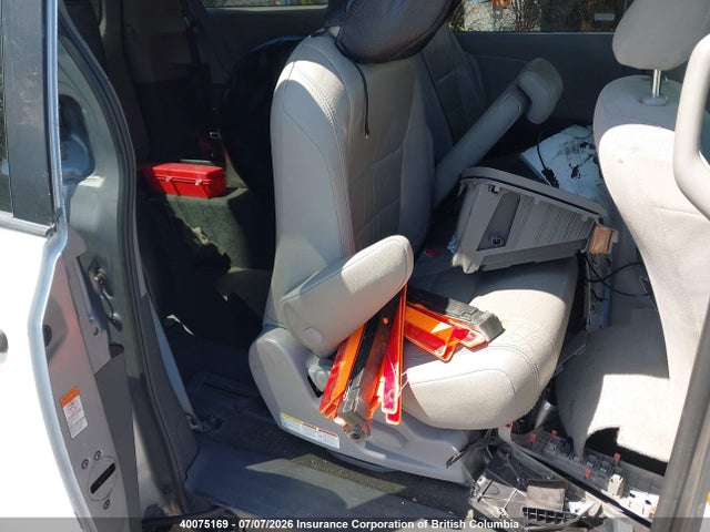 2017 Toyota Sienna მანქანა იყიდება აუქციონზე, vin: 5TDZZ3DC4HS798272, აუქციონის ნომერი: 40075169