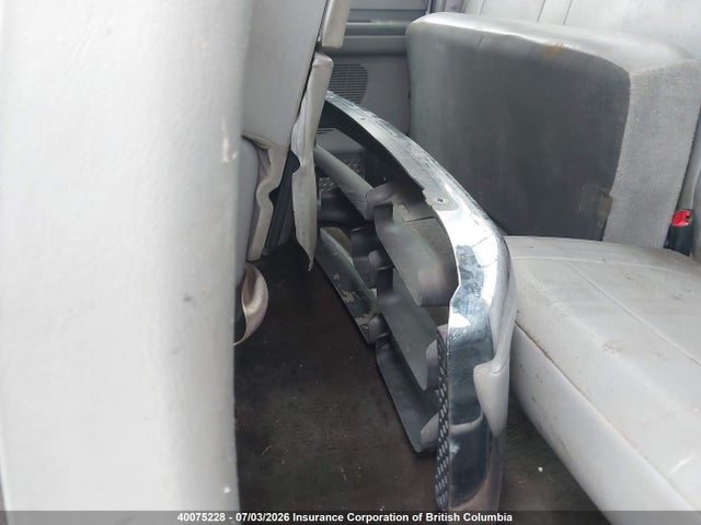 40075228 :رقم المزاد ، 1FTSX31FX1EB26413 vin ، 2001 Ford F350 مزاد بيع
