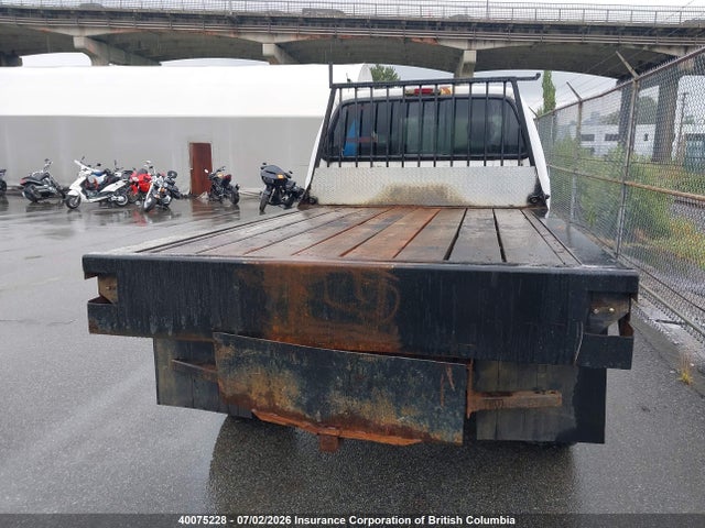 40075228 :رقم المزاد ، 1FTSX31FX1EB26413 vin ، 2001 Ford F350 مزاد بيع