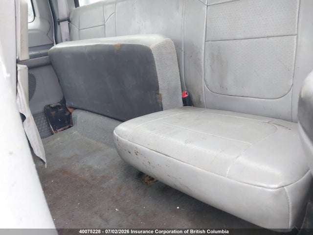 40075228 :رقم المزاد ، 1FTSX31FX1EB26413 vin ، 2001 Ford F350 مزاد بيع