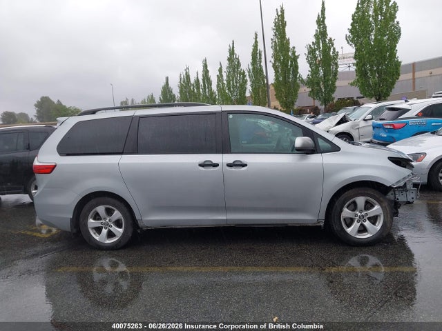 Toyota Sienna 7-passenger 2019 5TDZZ3DC8KS995002 Image 14