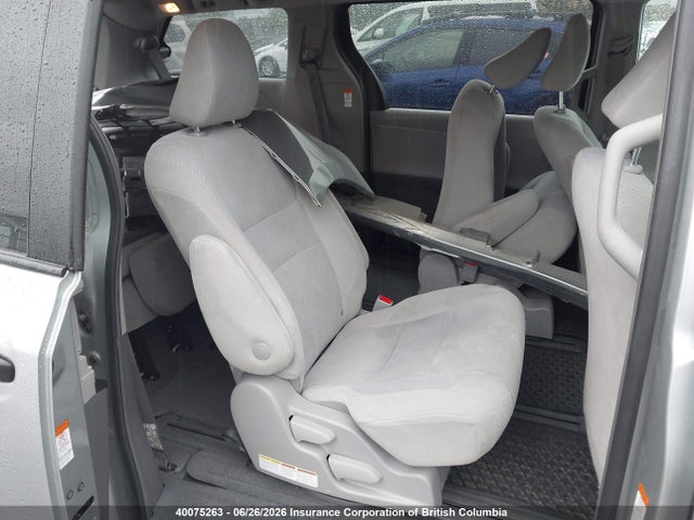 Toyota Sienna 7-passenger 2019 5TDZZ3DC8KS995002 Image 8