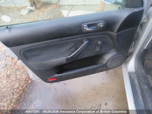 40075291 :رقم المزاد ، 9BWEL61J744035839 vin ، 2004 Volkswagen Golf مزاد بيع