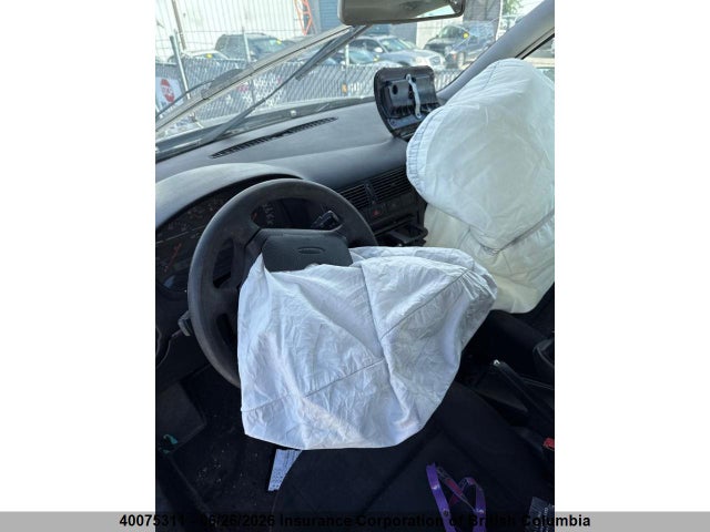 40075311 :رقم المزاد ، 9BWBK21JX24060729 vin ، 2002 Volkswagen Golf مزاد بيع
