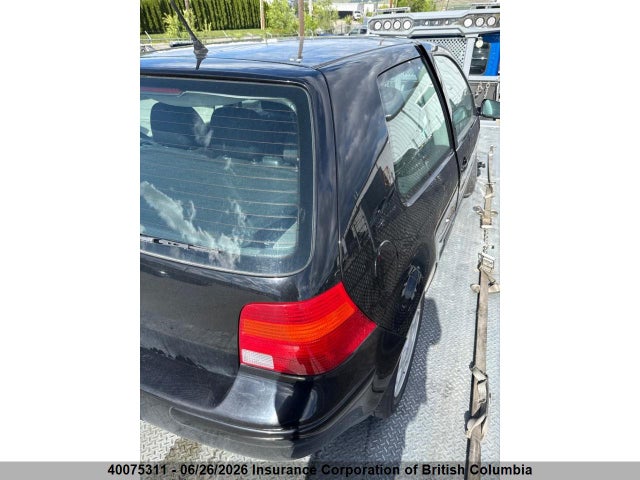 40075311 :رقم المزاد ، 9BWBK21JX24060729 vin ، 2002 Volkswagen Golf مزاد بيع