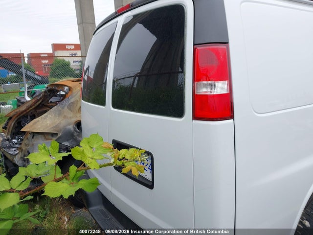 Chevrolet Express G2500 2018 1GCWGBFP3J1183749 Image 17