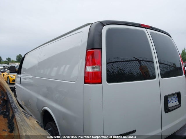 Chevrolet Express G2500 2018 1GCWGBFP3J1183749 Image 3