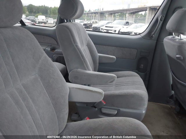 Продажа на аукционе авто 2000 Toyota Sienna Le/xle, vin: 4T3ZF13C4YU211047, номер лота: 40075360