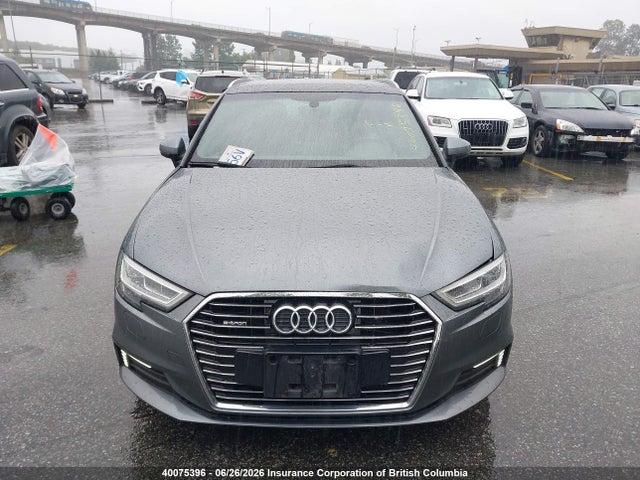 Продажа на аукционе авто 2018 Audi A3, vin: WAUSPBFF2JA085119, номер лота: 40075396