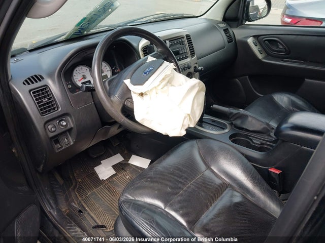 40071741 :رقم المزاد ، 1FMCU94185KA29939 vin ، 2005 Ford Escape Limited مزاد بيع