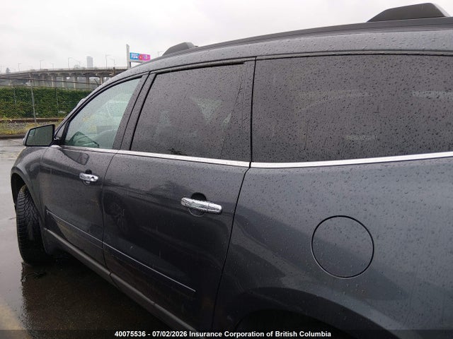 40075536 :رقم المزاد ، 1GNLRFED0AS118709 vin ، 2010 Chevrolet Traverse Lt مزاد بيع