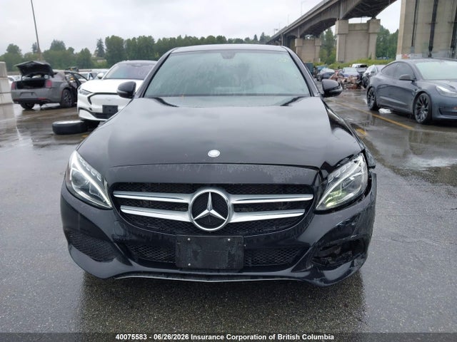 40075583 :رقم المزاد ، 55SWF4KB1HU192183 vin ، 2017 Mercedes-benz C 300 4matic مزاد بيع