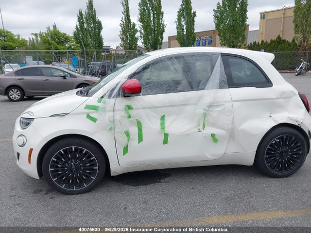 Fiat 500e Red 2024 ZFAFFAA46RX215930 Image 14