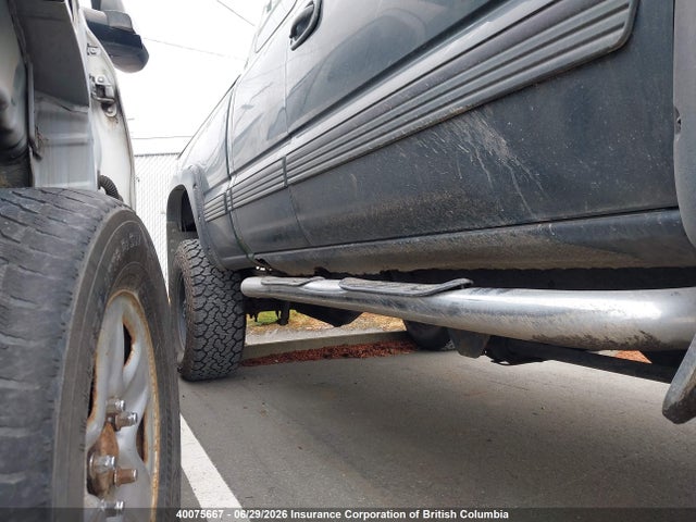 2002 Chevrolet Silverado K2500 Heavy Duty მანქანა იყიდება აუქციონზე, vin: 1GCHK29132E263934, აუქციონის ნომერი: 40075667