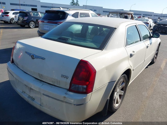 2005 Chrysler 300 Touring მანქანა იყიდება აუქციონზე, vin: 2C3JA53G15H572824, აუქციონის ნომერი: 40074397