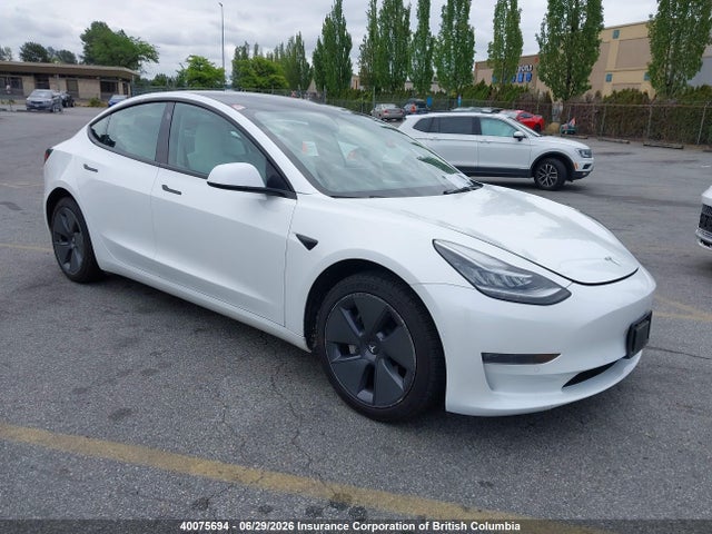 2022 5YJ3E1EB9NF260775 main image