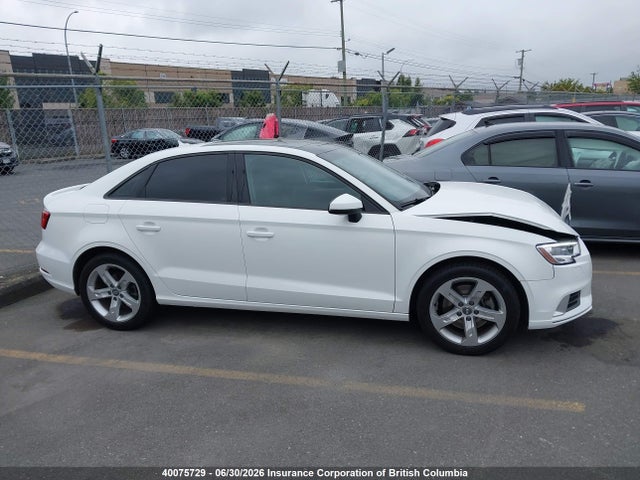 WAUAUGFFXJ1061622 Audi A3