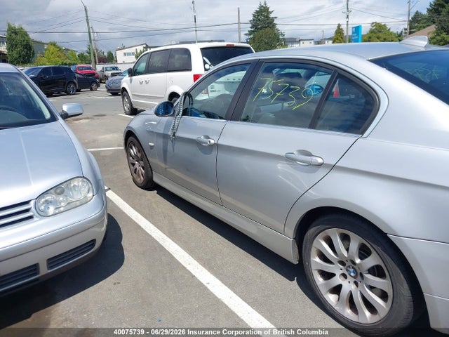 2006 Bmw 330i მანქანა იყიდება აუქციონზე, vin: WBAVB33516KR72113, აუქციონის ნომერი: 40075739