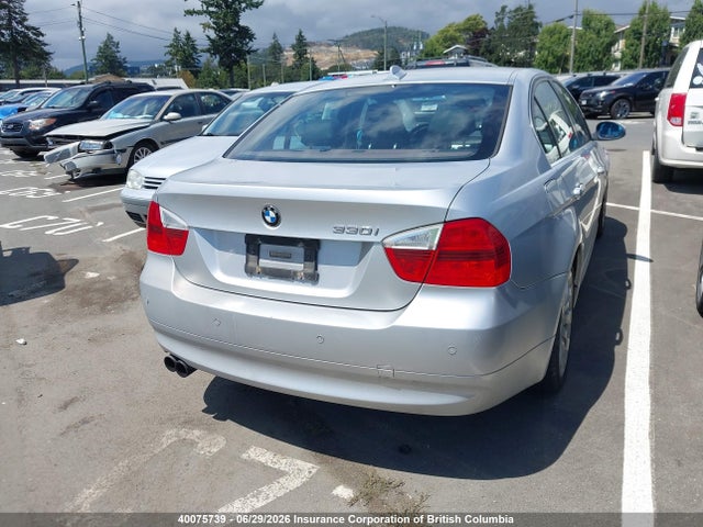 2006 Bmw 330i მანქანა იყიდება აუქციონზე, vin: WBAVB33516KR72113, აუქციონის ნომერი: 40075739
