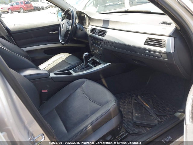 2006 Bmw 330i მანქანა იყიდება აუქციონზე, vin: WBAVB33516KR72113, აუქციონის ნომერი: 40075739