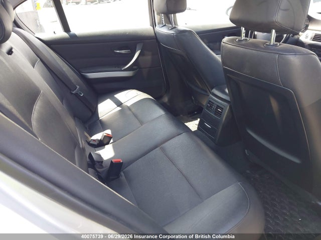 2006 Bmw 330i მანქანა იყიდება აუქციონზე, vin: WBAVB33516KR72113, აუქციონის ნომერი: 40075739