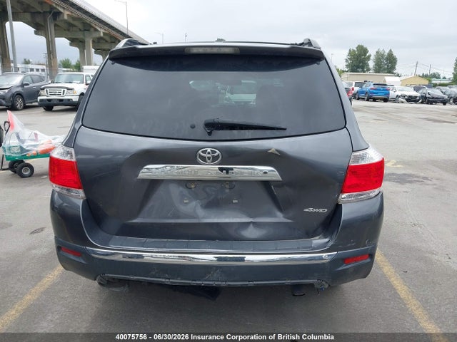 Auction sale of the 2013 Toyota Highlander V6, vin: 5TDBK3EH2DS232735, lot number: 40075756