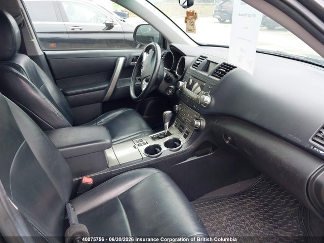 Auction sale of the 2013 Toyota Highlander V6, vin: 5TDBK3EH2DS232735, lot number: 40075756