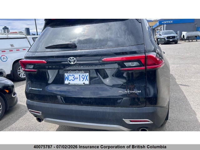 2024 Toyota Grand Highlander Hybrid Platinum მანქანა იყიდება აუქციონზე, vin: 5TDADAB51RS010411, აუქციონის ნომერი: 40075787