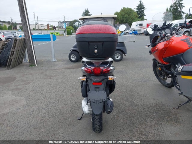 Piaggio Vespa 2018 ZAPC546B2J7000281 Image 6