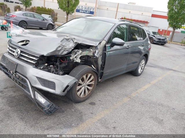 Volkswagen TIGUAN S 2018 3VV1B7AX4JM052122 Image 2