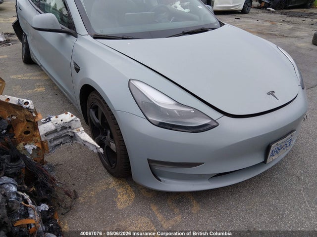 40067076 :رقم المزاد ، 5YJ3E1EA9NF333229 vin ، 2022 Tesla Model 3 مزاد بيع