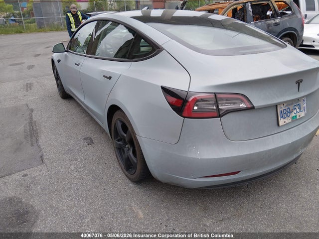 2022 Tesla Model 3 მანქანა იყიდება აუქციონზე, vin: 5YJ3E1EA9NF333229, აუქციონის ნომერი: 40067076