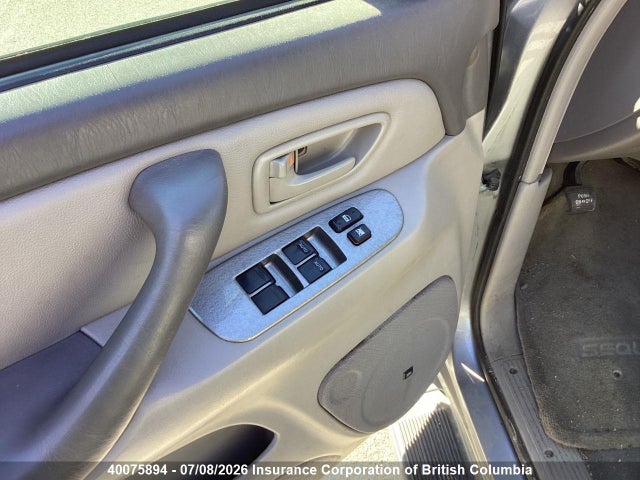 2002 Toyota Sequoia Limited V8 მანქანა იყიდება აუქციონზე, vin: 5TDBT48A92S113577, აუქციონის ნომერი: 40075894