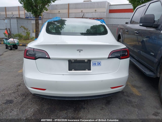 40075952 :رقم المزاد ، 5YJ3E1EA5NF165900 vin ، 2022 Tesla Model 3 مزاد بيع