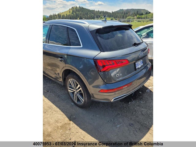Audi Q5 2018 WA1ENAFY8J2106450 Image 3