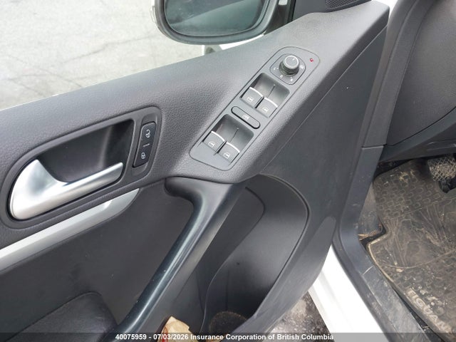 2017 Volkswagen Tiguan Comfortline მანქანა იყიდება აუქციონზე, vin: WVGMV7AX4HK002059, აუქციონის ნომერი: 40075959