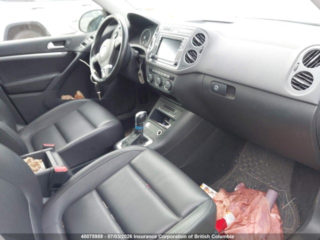 2017 Volkswagen Tiguan Comfortline მანქანა იყიდება აუქციონზე, vin: WVGMV7AX4HK002059, აუქციონის ნომერი: 40075959