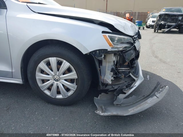 2013 Volkswagen Jetta მანქანა იყიდება აუქციონზე, vin: 3VW2K7AJ4DM271923, აუქციონის ნომერი: 40075969