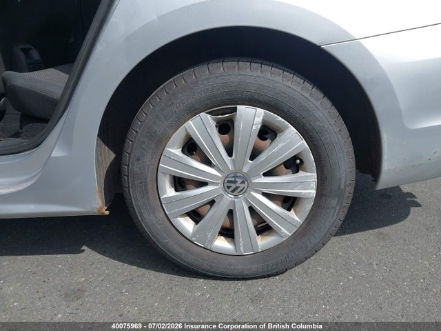 2013 Volkswagen Jetta მანქანა იყიდება აუქციონზე, vin: 3VW2K7AJ4DM271923, აუქციონის ნომერი: 40075969